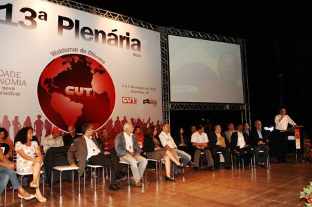 13 Plenaria-Cut: Ousadia da juventude deve contagiar luta pela transformação rumo ao socialismo