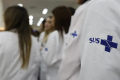 Trump ataca Mais Médicos e revoga visto de secretário do Ministério da Saúde
