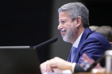 Lira dá parecer favorável a proposta de isenção do IR e tributação para alta renda