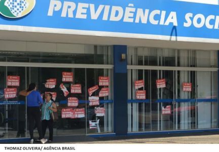 Servidores do INSS entram em greve por tempo indeterminado em todo o Brasil